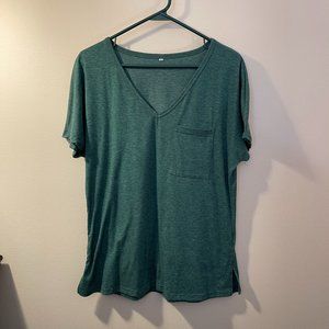 Basic v neck pocket t shirt